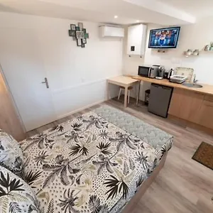 https://studio-green-proche-de-lyon.hotels-rhonealpes.com