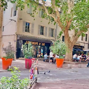 https://avignon-hyper-centre-piton-rnov-neuf-charmant.fr-provencehotel.com