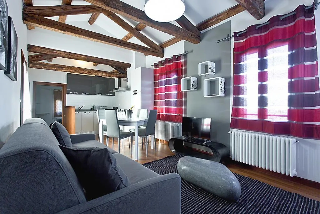 Good Wine Apartments Venice Италия