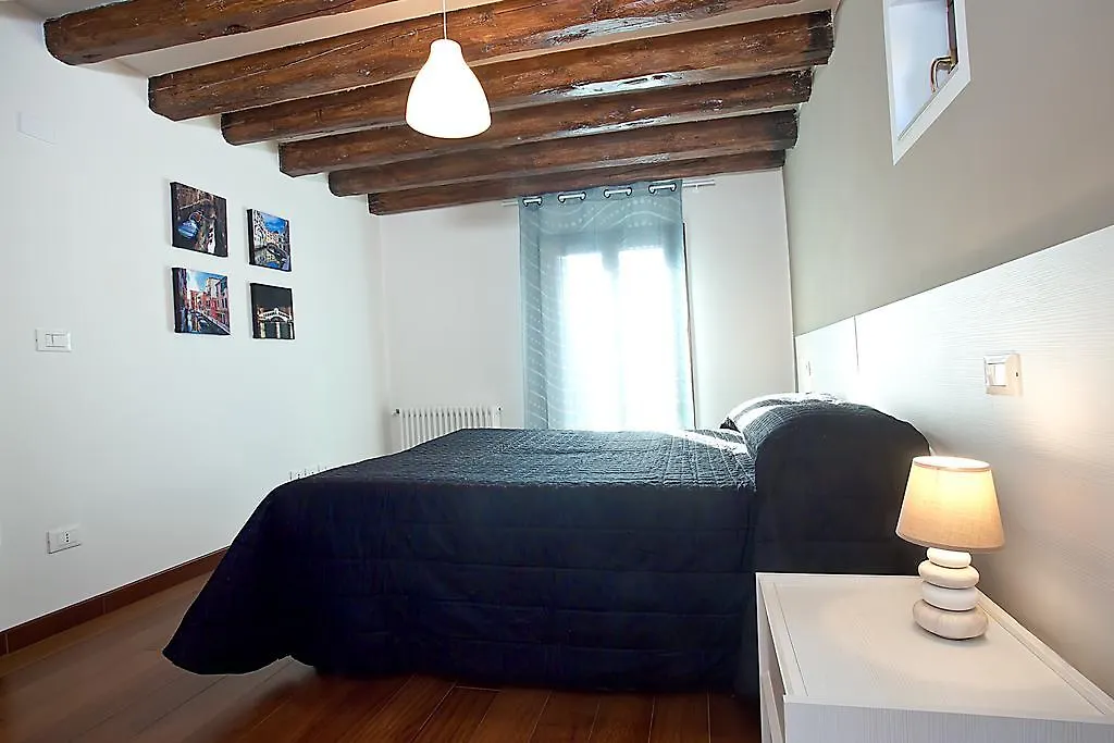 Good Wine Apartments Venezia Italia
