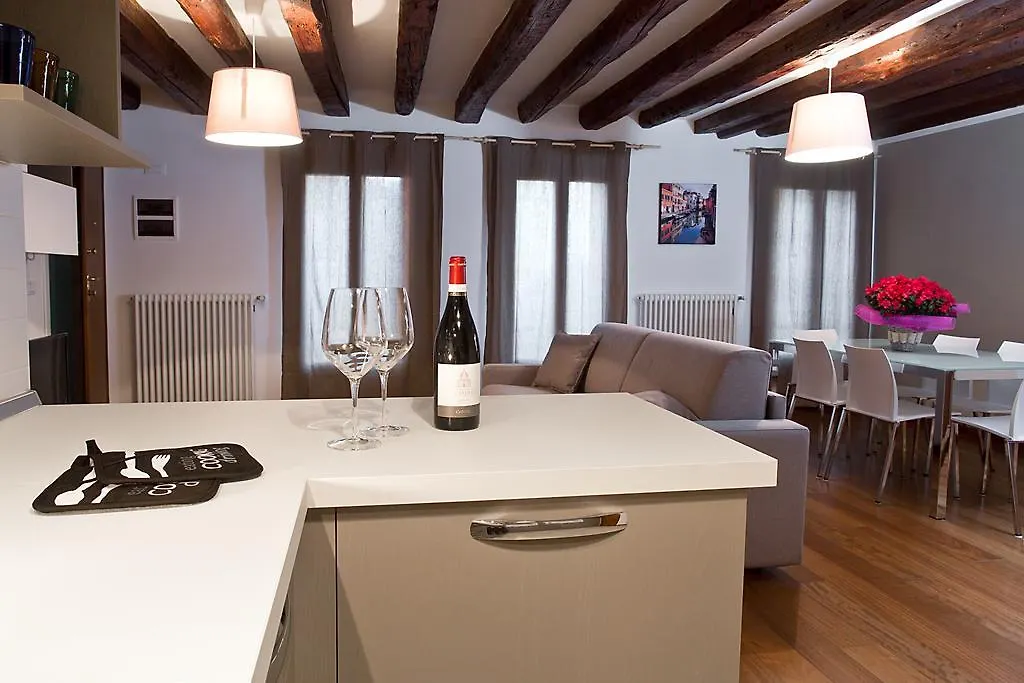 Good Wine Apartments Venice 0*,