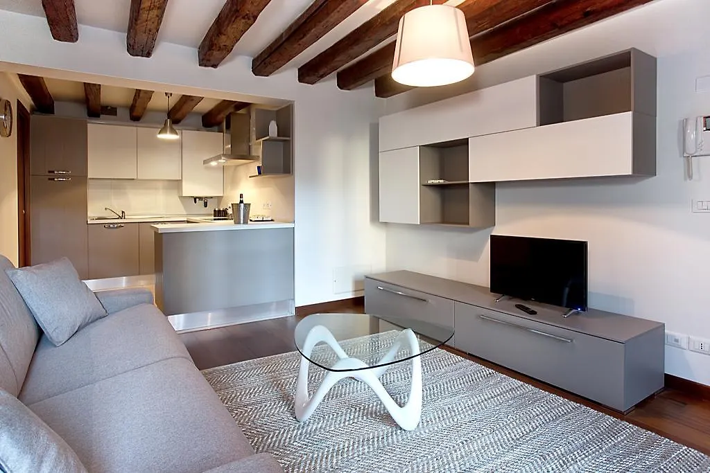 Good Wine Apartments Venice Италия