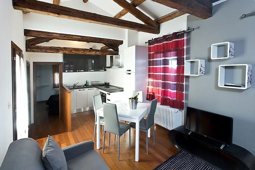 Good Wine Apartments Venise Italie